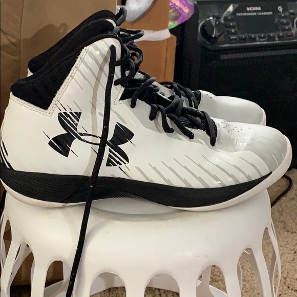 basketball shoes size 9